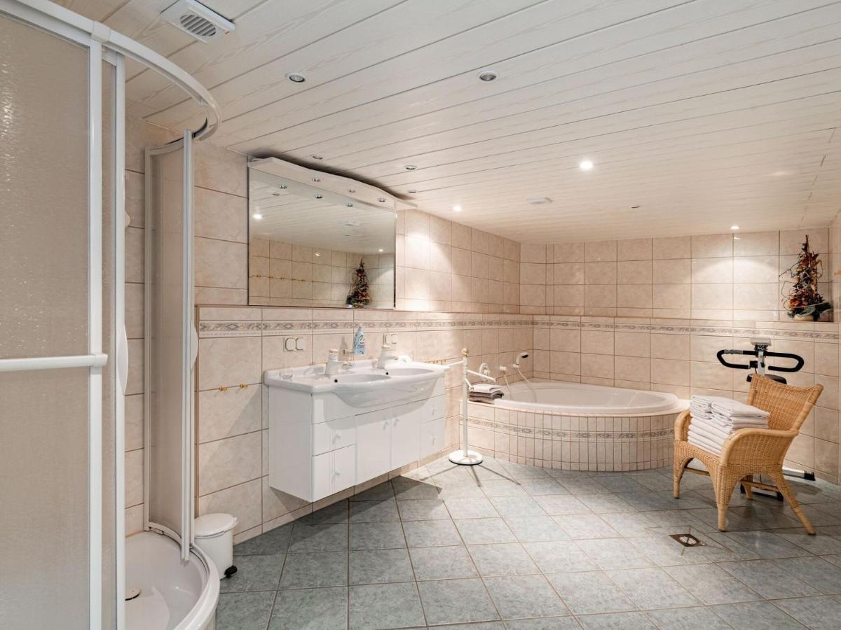Majestic Holiday Home With Jacuzzi Unterschonau Luaran gambar